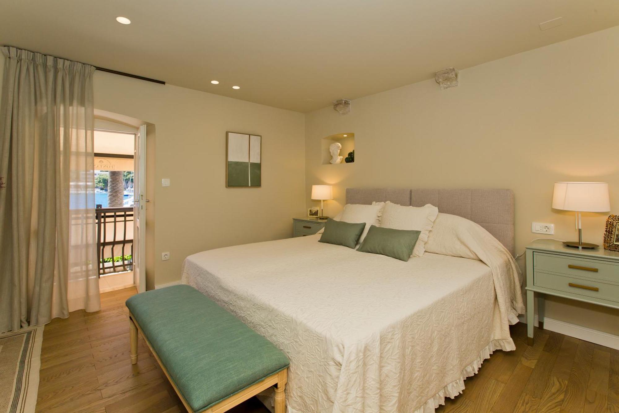 Riva Yacht Hvar Town Apartment ภายนอก รูปภาพ