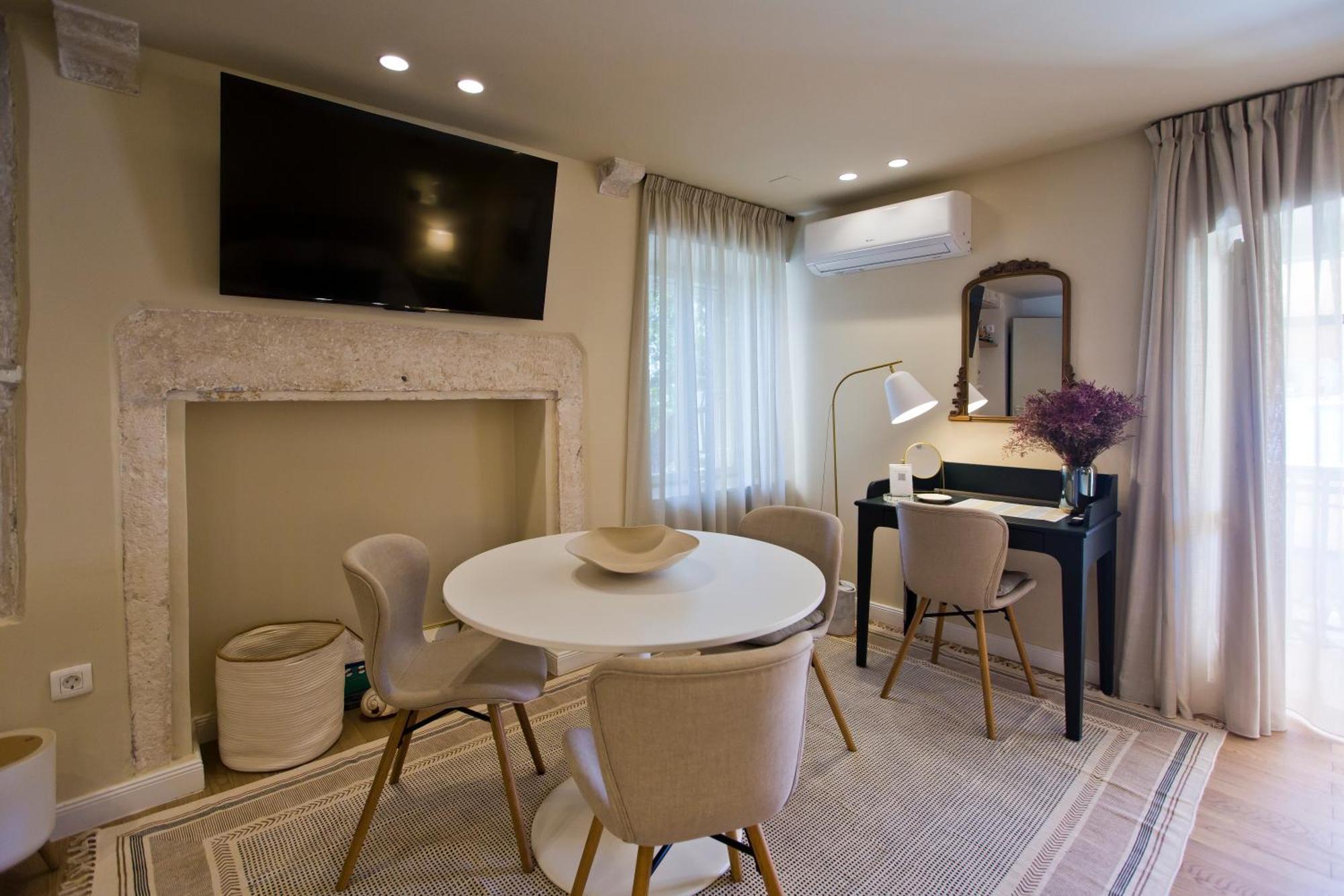 Riva Yacht Hvar Town Apartment ภายนอก รูปภาพ