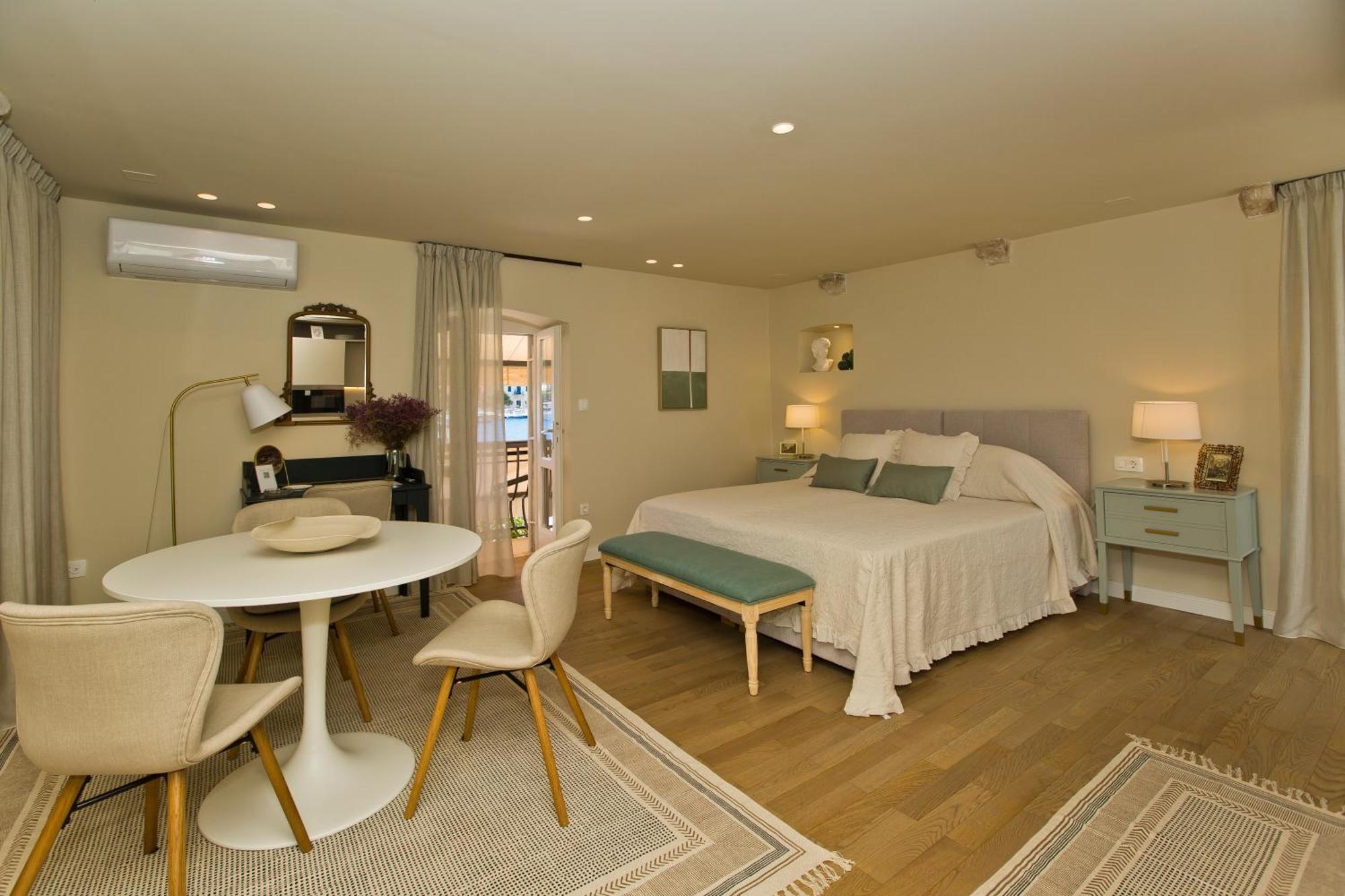 Riva Yacht Hvar Town Apartment ภายนอก รูปภาพ