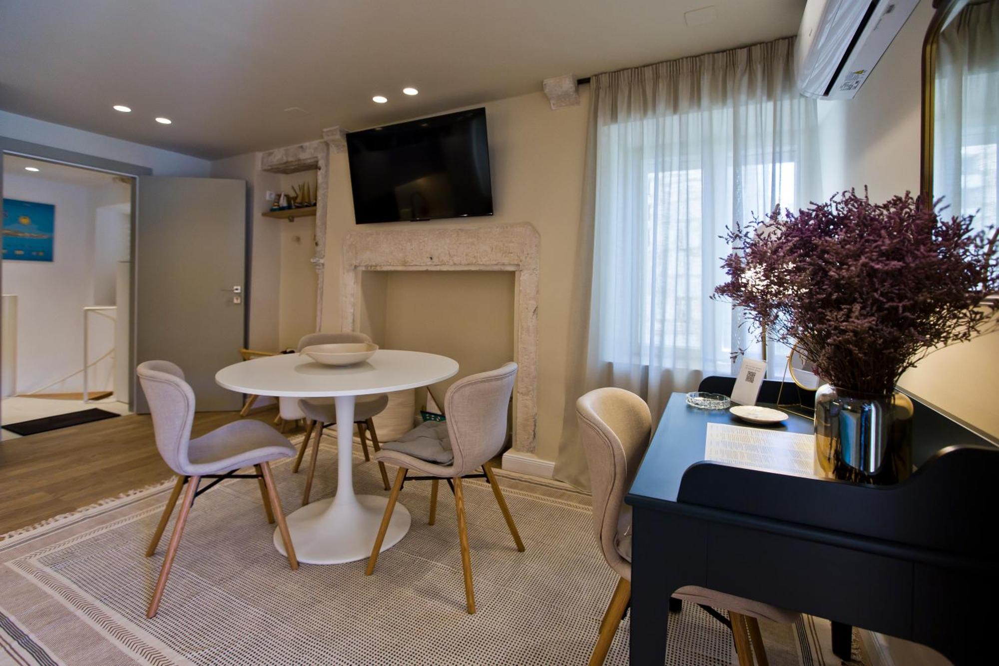 Riva Yacht Hvar Town Apartment ภายนอก รูปภาพ