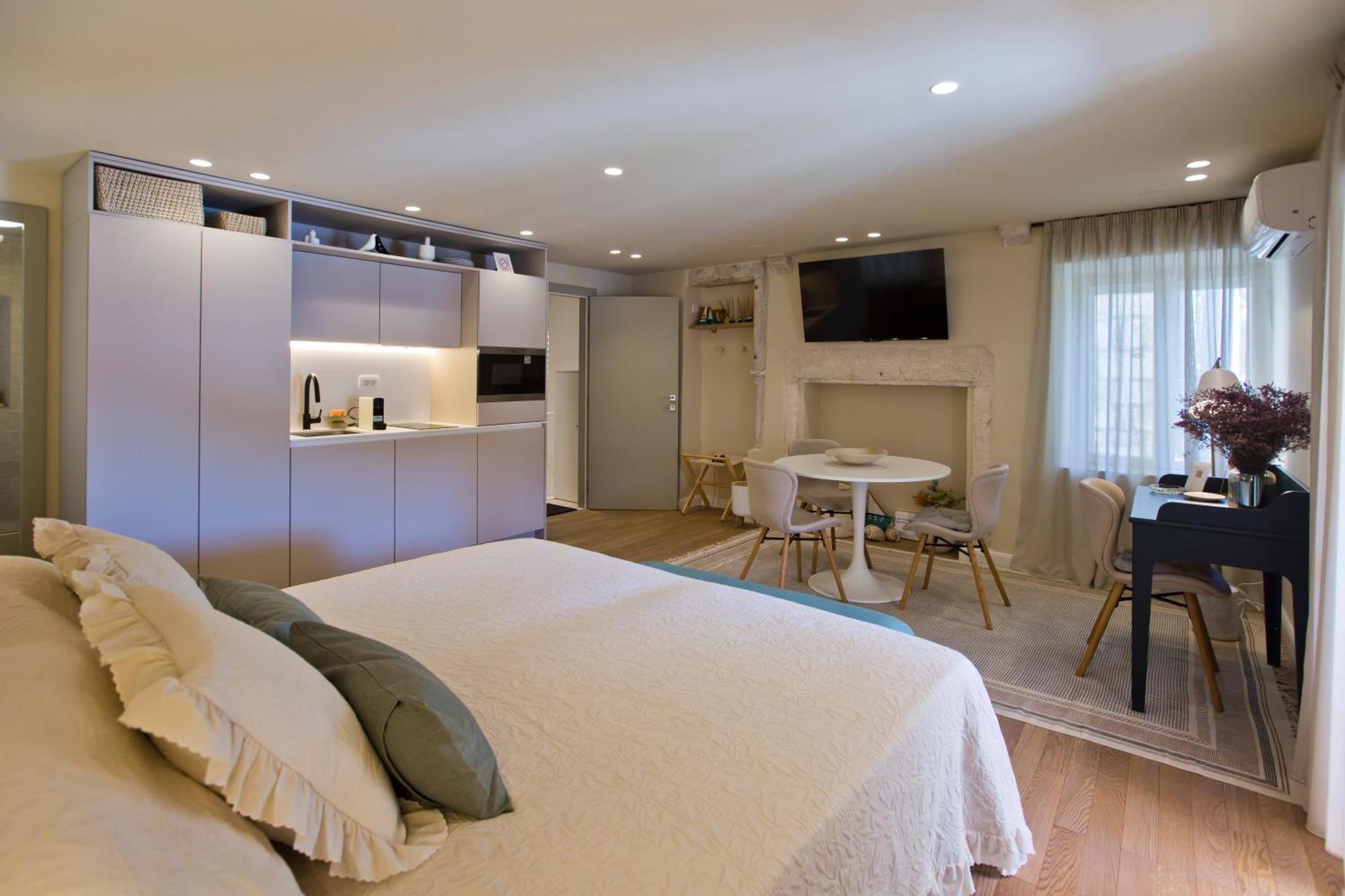 Riva Yacht Hvar Town Apartment ภายนอก รูปภาพ