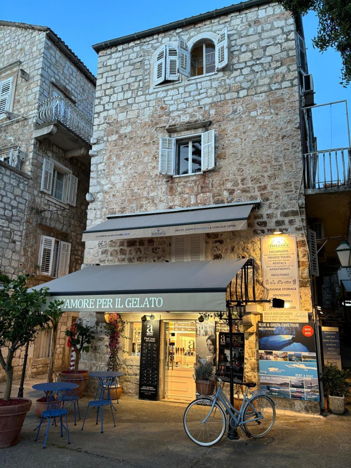 Riva Yacht Hvar Town Apartment ภายนอก รูปภาพ